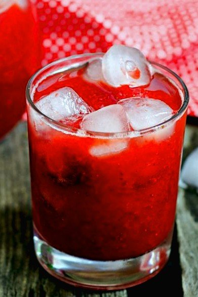 Çilekli Limonata Tarifi